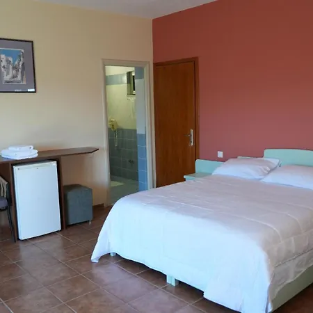Olivet Hotel 3*